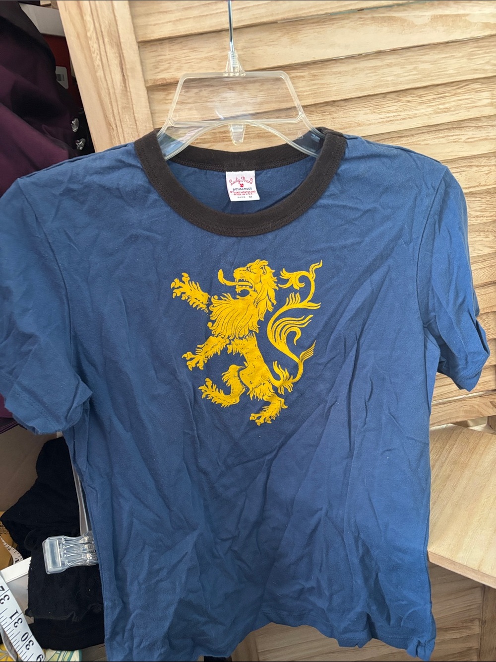 Children’s Lucky Brand Navy Blue Tee with Yellow Lion Graphic Medium